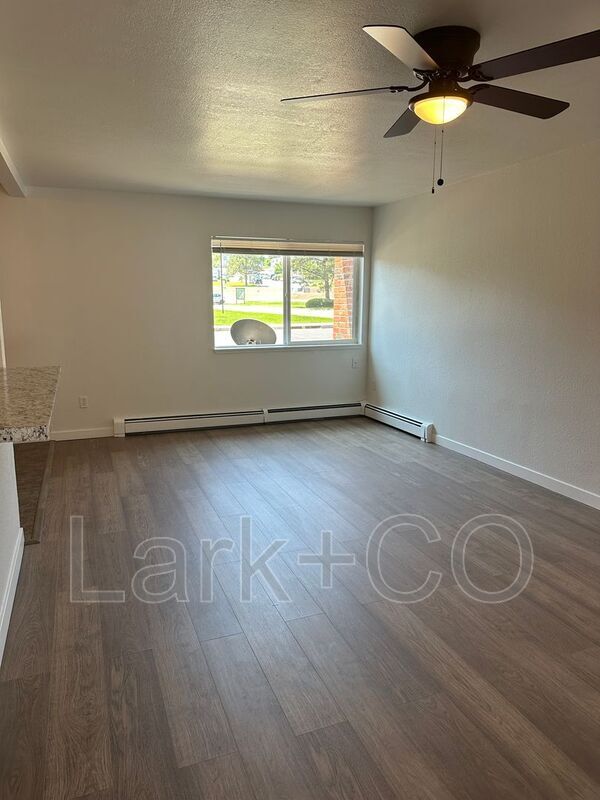 Building Photo - 3014 Mallard Dr