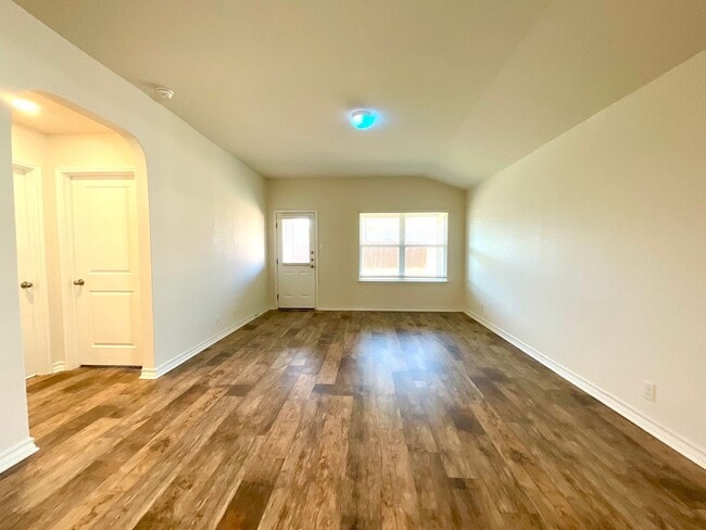 Building Photo - **APPLICATION RECEIVED** *MOVE IN SPECIAL* Stunning 4/2 Home With Access To Pool, Trails & 24-Hou...