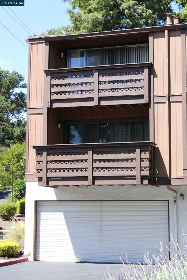 Building Photo - 507 Chabre Ct