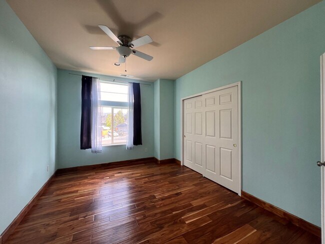 Building Photo - Large Beautiful Home off Toll Rd, South Reno