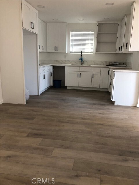 Building Photo - 8975 Delano Dr