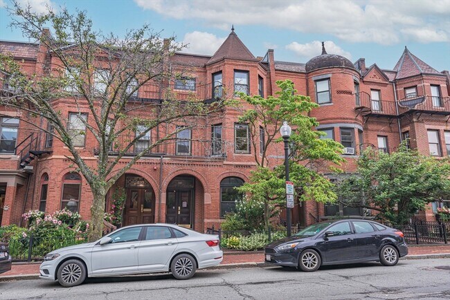 Building Photo - 237 W Newton St