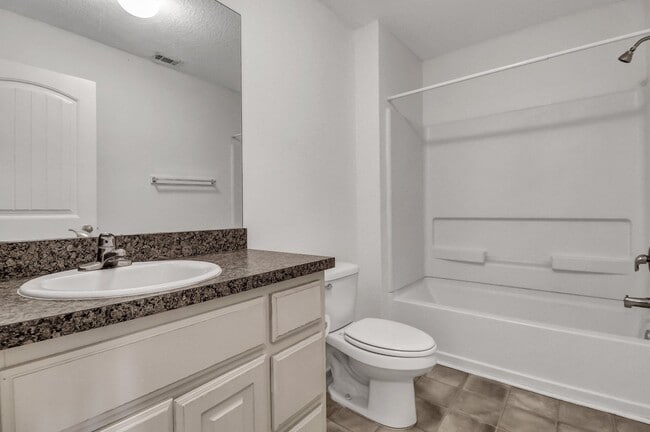 Building Photo - 324 Laurel Oak Ln
