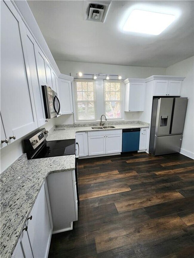 Building Photo - Gorgeous Gem on Corner Lot in Ghent!