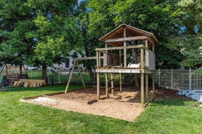 Building Photo - 4080 Plumwood Ct
