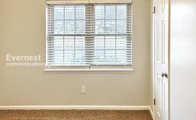 Building Photo - 6100 Pisgah Dr NW