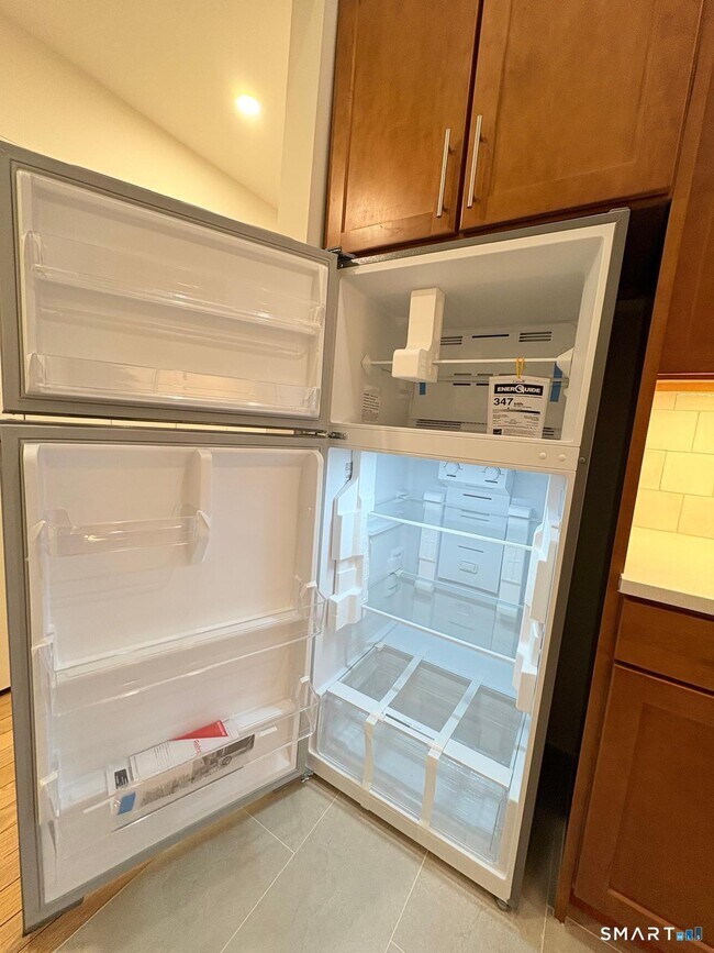 Building Photo - 9 Cook Close