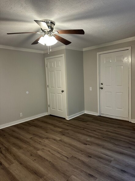 Building Photo - 615 Cassville Rd SE