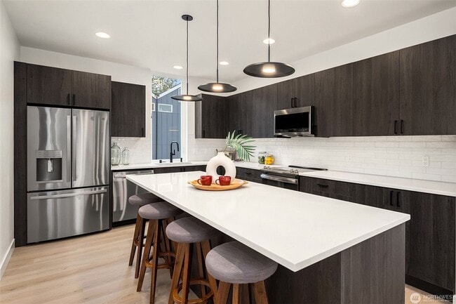 Building Photo - Brand new 4 bedroom, 3 bath, 2769 sqft.  2 car garage, EV ready.