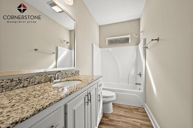 Building Photo - 3 Bedroom House in University Villas| Community Pool |Gated Community