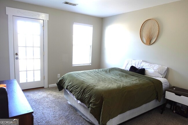 Building Photo - 1333 Holliday Dr