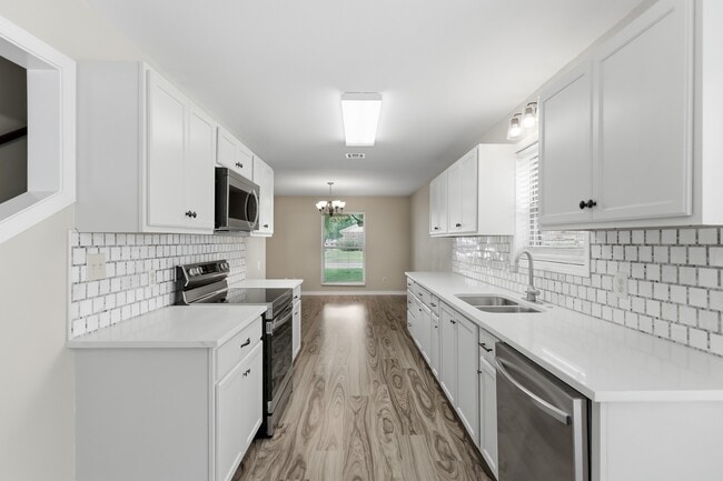Building Photo - 445 Longmeadow Dr