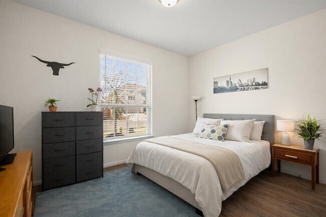 Building Photo - 104 Camella St