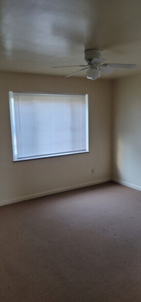Building Photo - 2731 Powell Dr