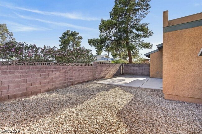Building Photo - 6529 Pinon Pine Way