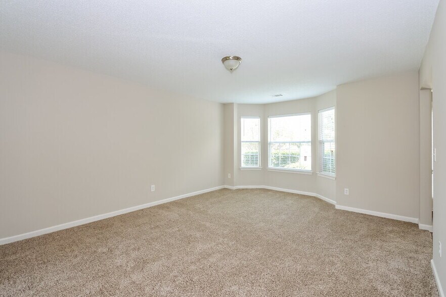 Building Photo - 255 Hillside Oak Ln