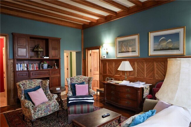 Building Photo - 6 Howe Ave