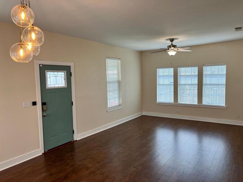 Building Photo - 711 N Palmetto