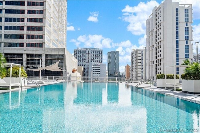 Building Photo - 690 SW 1st Ct