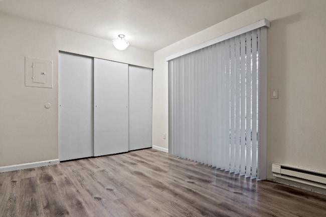 Building Photo - 5300 Harbour Pl