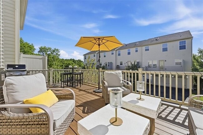 Building Photo - 601 Pointe View Dr