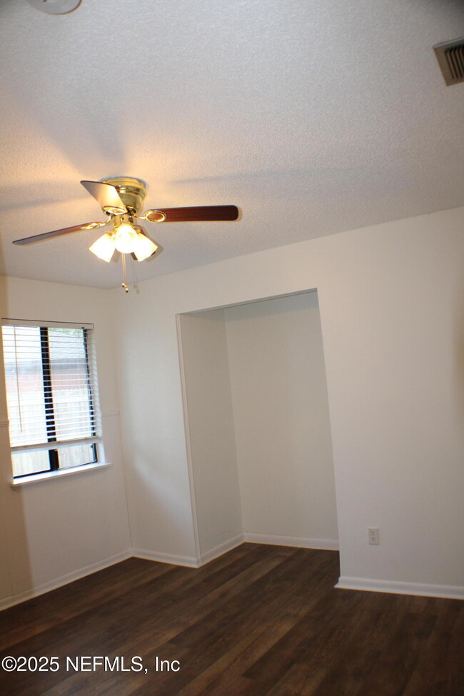 Building Photo - 10315 Docksider Dr E