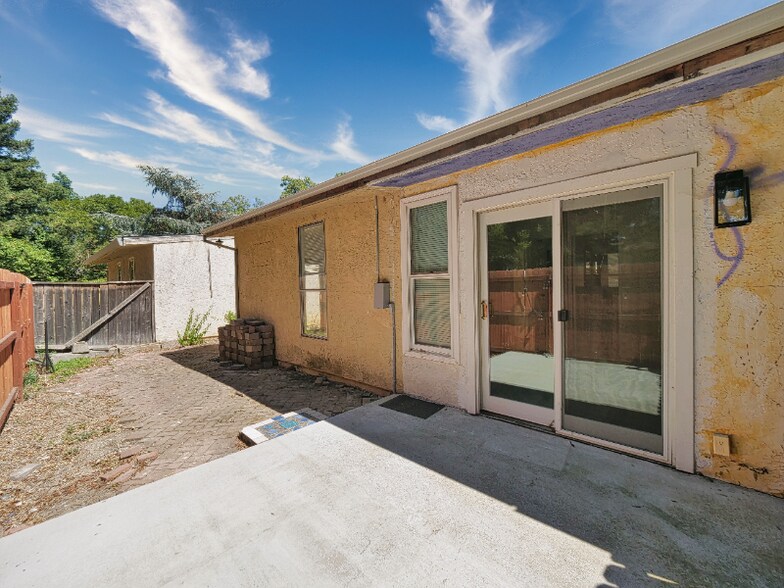 Building Photo - 1937 Gauguin Pl