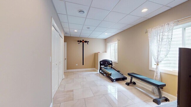 Building Photo - 331 Mary Belle Cir