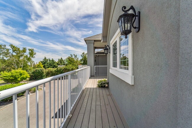 Building Photo - 4949 Rau Ln