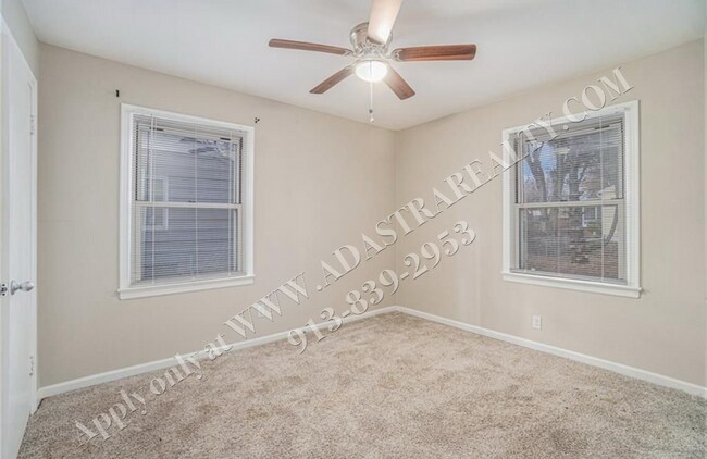 Building Photo - Cute 3 Bed 1 Bath Ranch Home in Raytown - ...