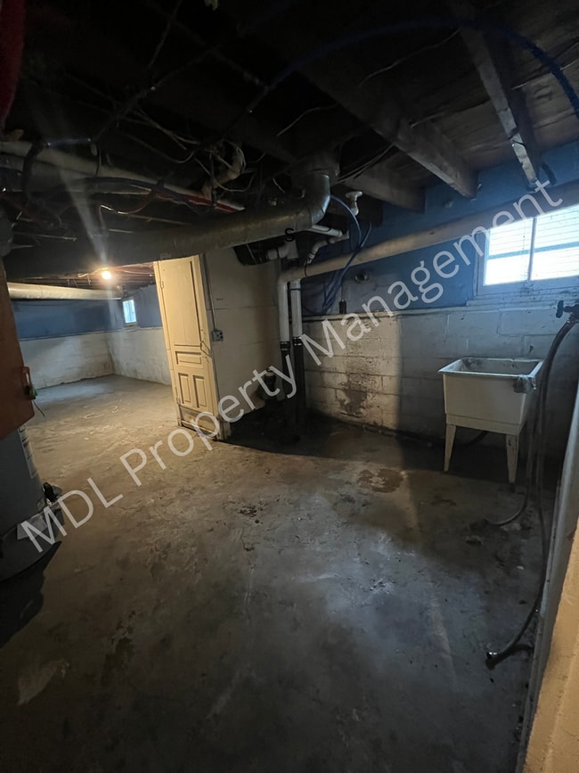 Building Photo - Cozy 4 Bedroom-2 Bath Home!