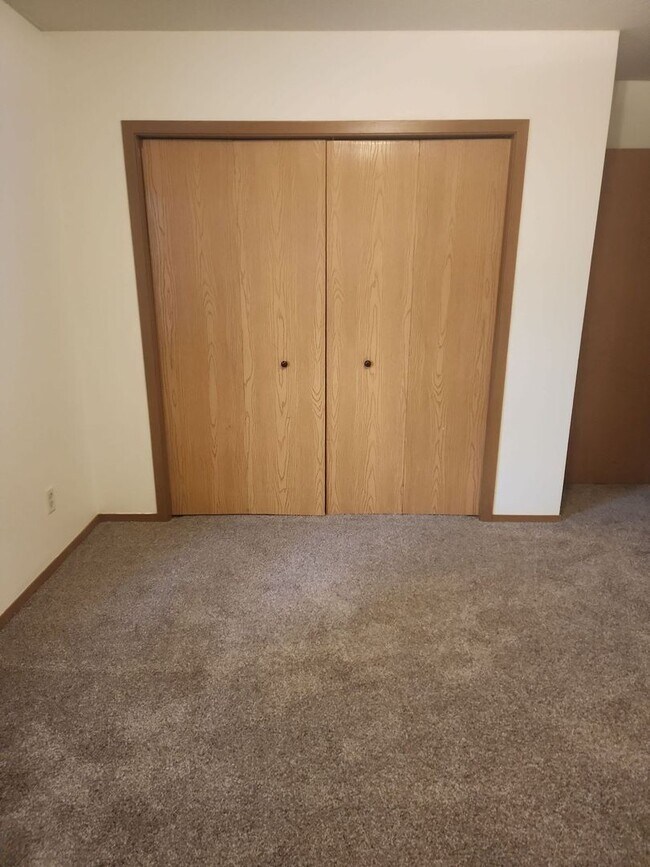 Building Photo - Spacious 2 Bedroom Apartment in Montgomery...