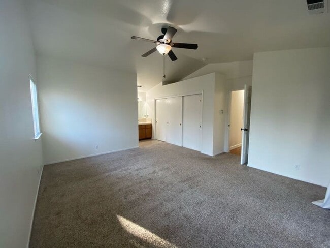 Building Photo - 1947 Henshaw Ave