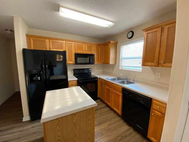 Building Photo - BRIDGEWATER HOME! PRE-LEASING FOR AUGUST 2...