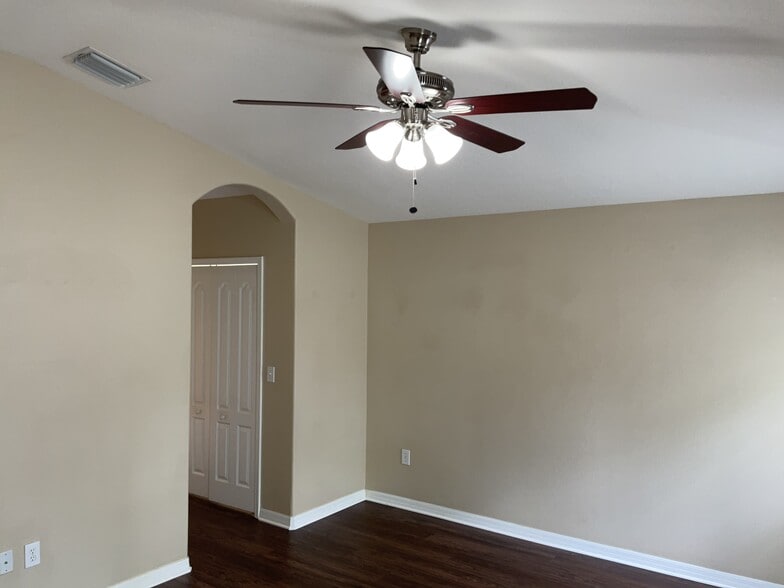 Building Photo - 8019 Alamosa Wood Ave