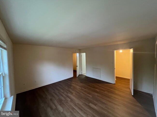 Building Photo - 9846 Hagel Cir
