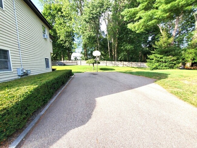 Building Photo - 26 Carver Dr