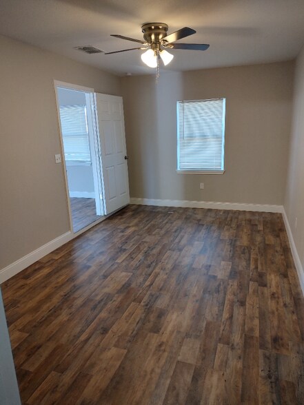 Building Photo - 8905 Seacliff St