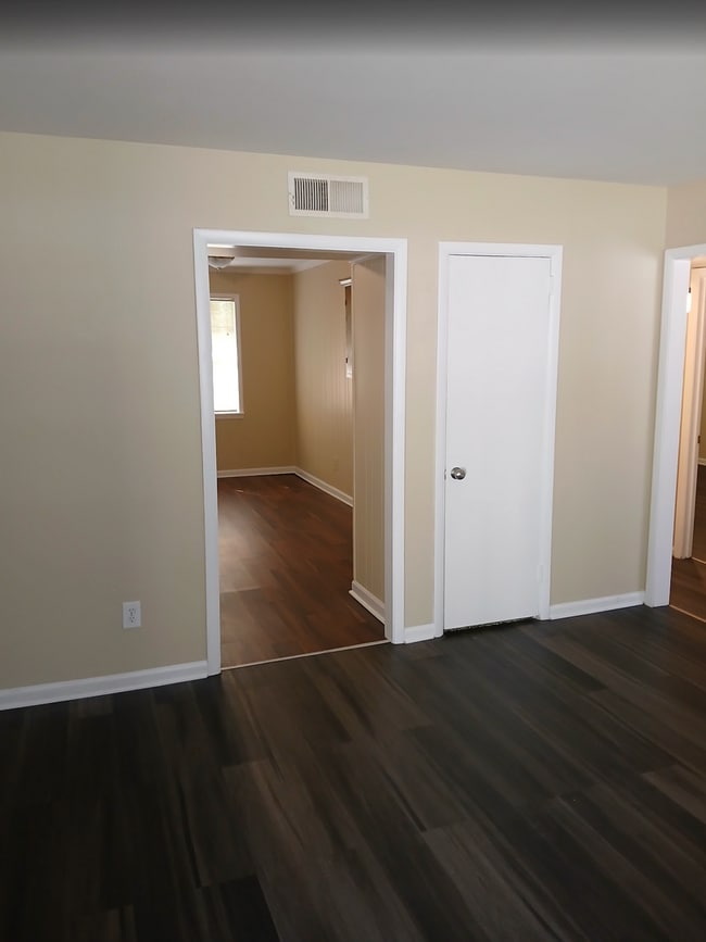 Building Photo - MOVE IN READY! NOW AVAILABLE!!! $0 SECURIT...