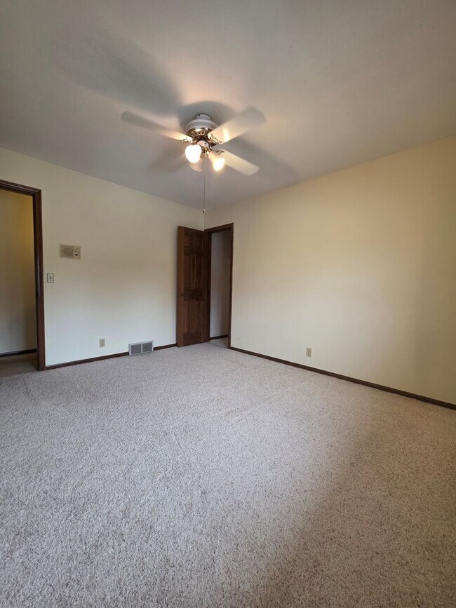 Building Photo - Spacious Four Bedroom Home!