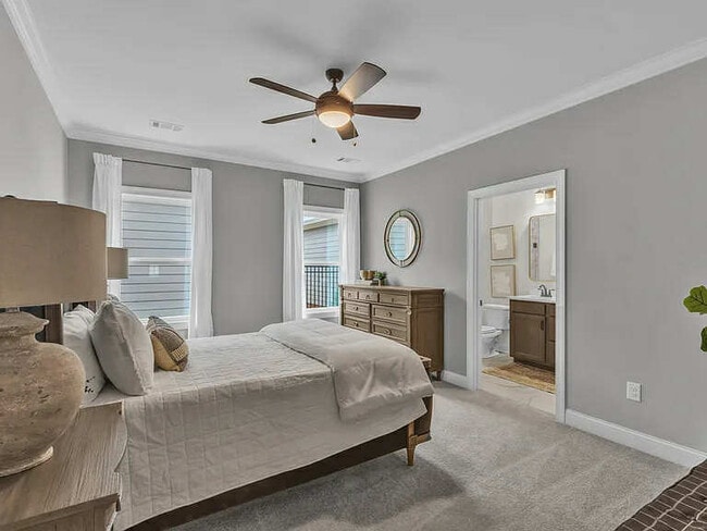 Building Photo - 1565 W Farmville Rd