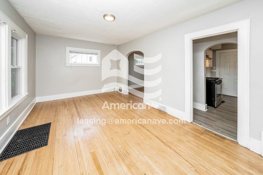 Building Photo - 216 Marguerite Ave
