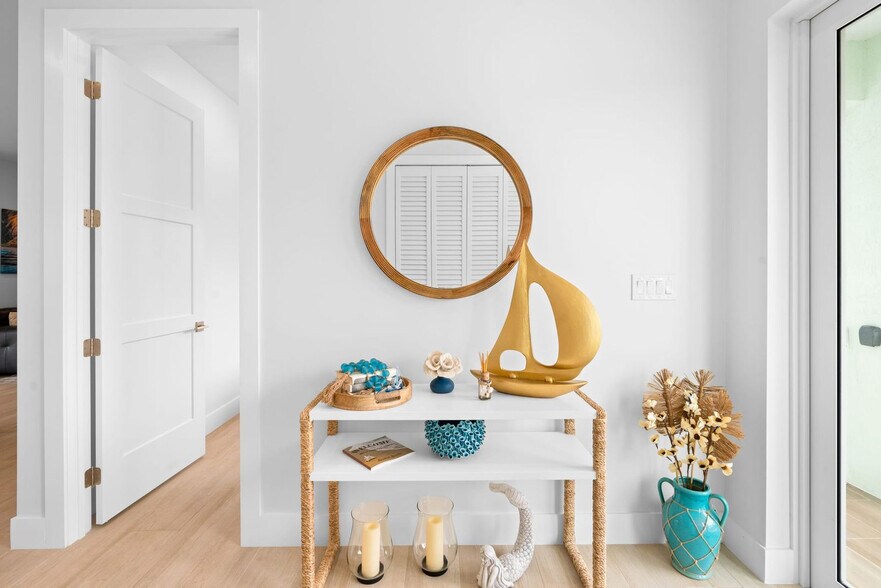 Building Photo - 83 Pescayo Ave