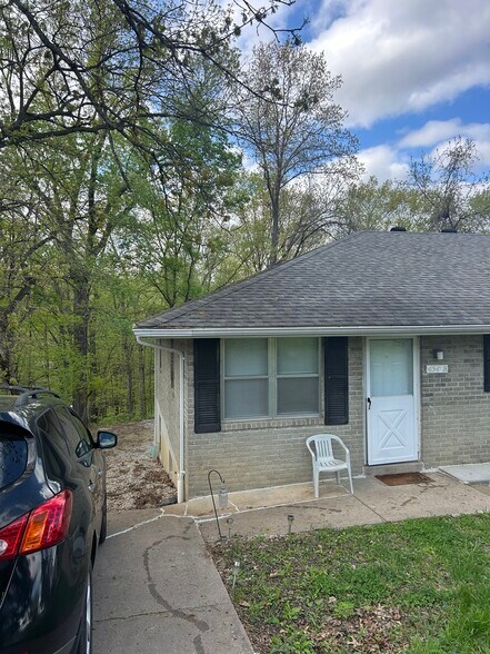 Building Photo - 454 Hutton Ln