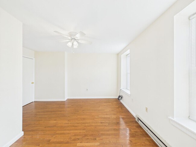 Building Photo - 1519 N Bouvier St