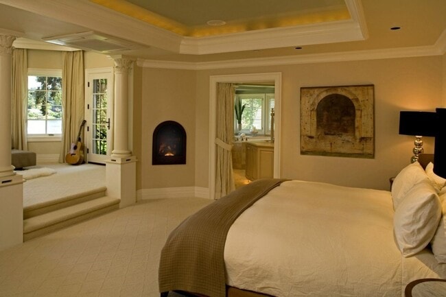 Building Photo - Waterfront Comfort with Timeless Style ava...
