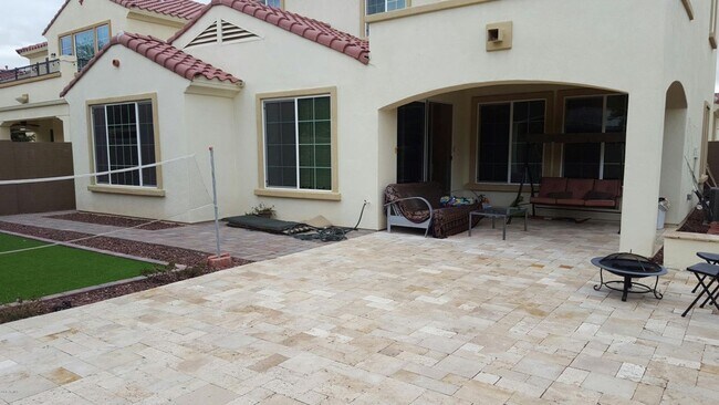 Building Photo - Beautiful 5 bed 3 bath home in Ocotillo Waters