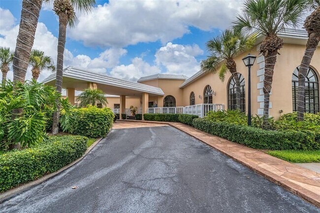 Building Photo - 6500 Sunset Way