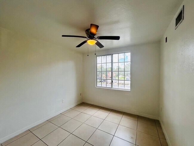 Building Photo - 6752 Heritage Grande