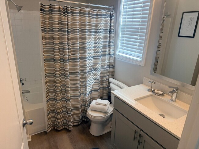 Building Photo - 609 Belle Point Dr